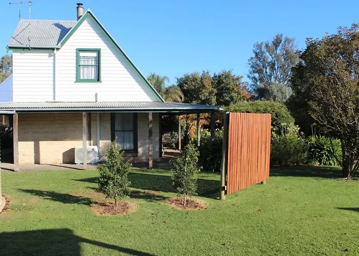 Murray River Spa Retreat